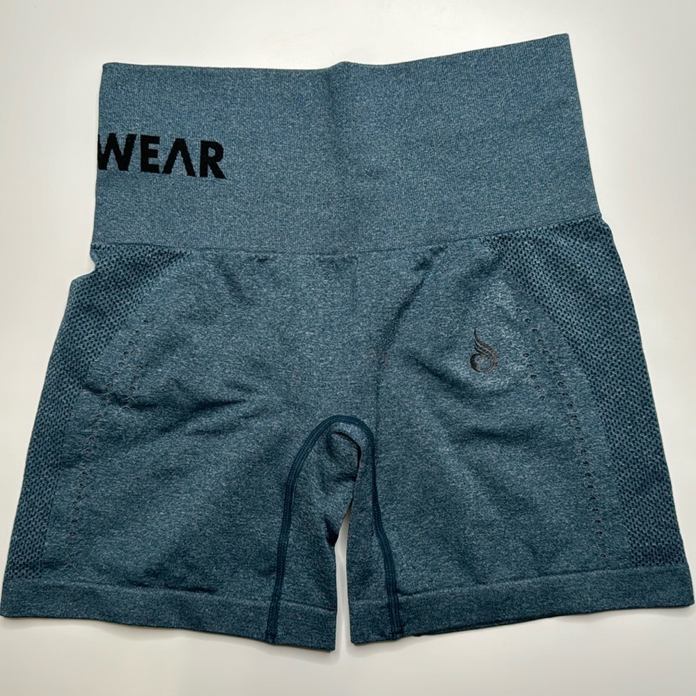 Ryderwear Seamless Shorts, size small, teal marl